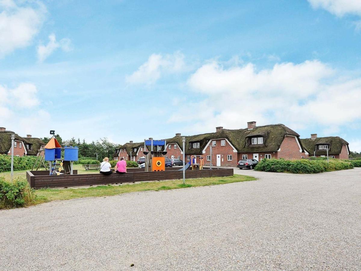 8 Person In Bl Vand Ferienhaus Blåvand